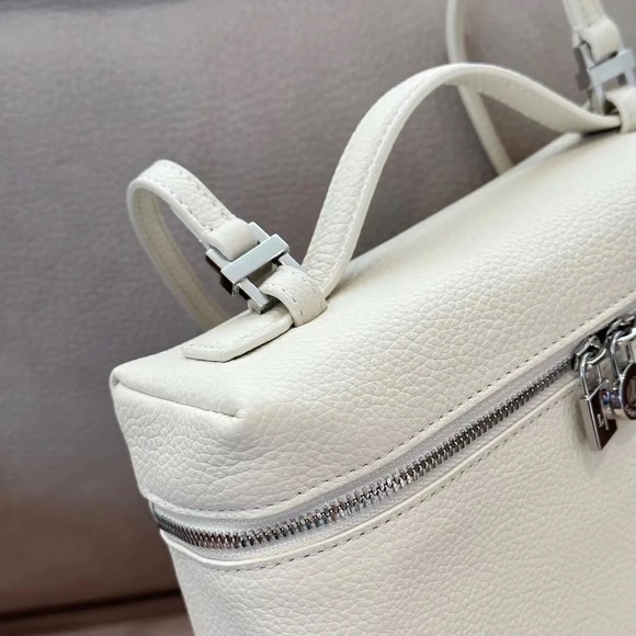 Loro Piana White Leather Shoulder Bag - Picture 5 of 5
